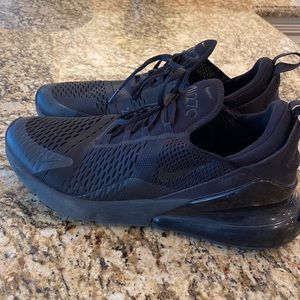 Men’s Nike Air 70 black athletic shoes